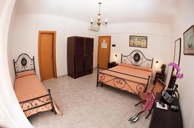 Standard Üç Kişilik Oda