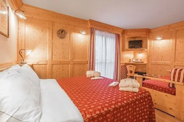 Premium Tek Büyük Yataklı Oda