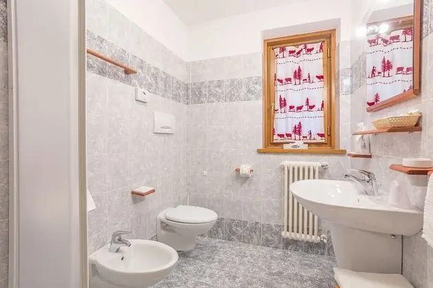 Premium Tek Büyük Yataklı Oda