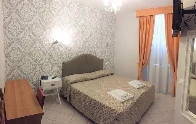 Classic Tek Büyük veya İki Ayrı Yataklı Oda