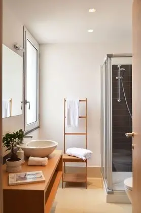 Design Tek Büyük veya İki Ayrı Yataklı Oda, 1 Büyük (Queen) Boy Yatak, Özel Banyo, Şehir Manzaralı