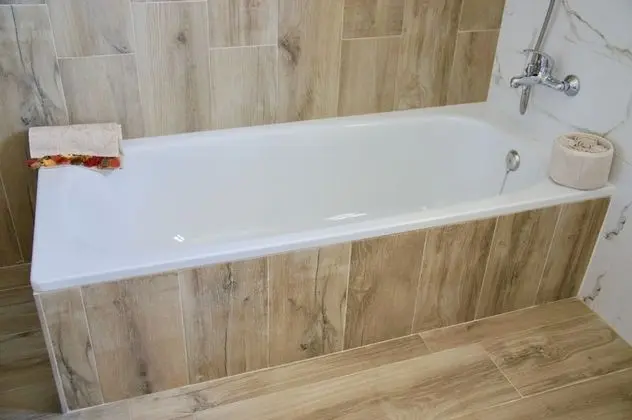 Tek Büyük Yataklı Oda, Havuz Manzaralı (Beige)