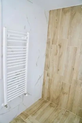 Tek Büyük Yataklı Oda, Havuz Manzaralı (Red/Roja/Rouge)