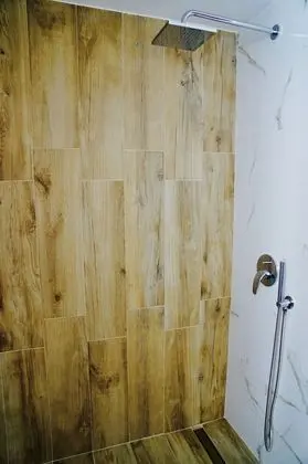 Tek Büyük Yataklı Oda, Havuz Manzaralı (Red/Roja/Rouge)