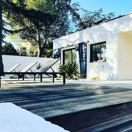 Superior Oda, Havuz Manzaralı (Cèdre)