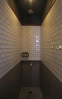 Room, ground floor with open shower