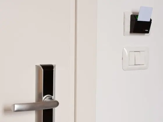 Basic Tek Büyük veya İki Ayrı Yataklı Oda, Ortak Banyo