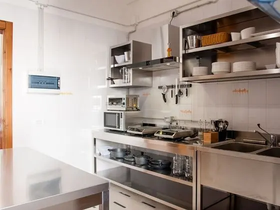 Basic Tek Büyük veya İki Ayrı Yataklı Oda, Ortak Banyo