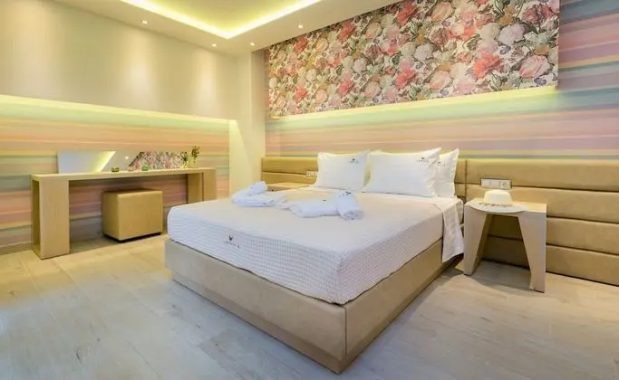 Deluxe King Suite