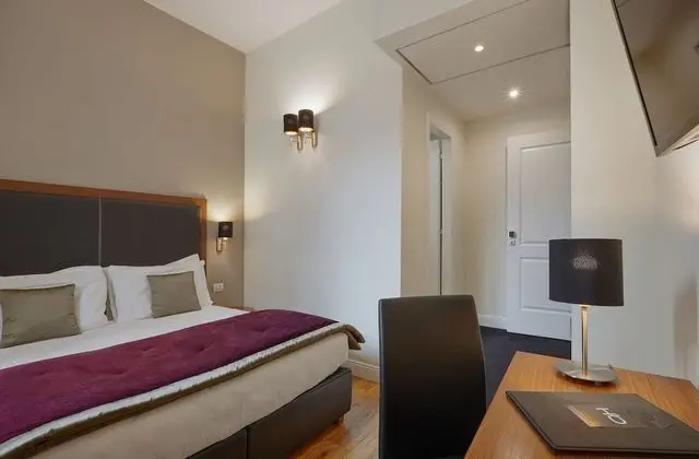 Classic Tek Büyük veya İki Ayrı Yataklı Oda