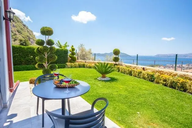 2+1 Suite Beş Kişilik,bahçe Manzaralı,bahçe Katı