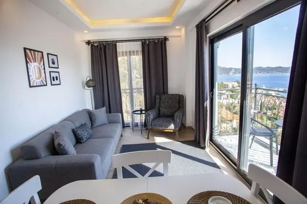 Apart Oda, Deniz Manzaralı, Balkonlu
