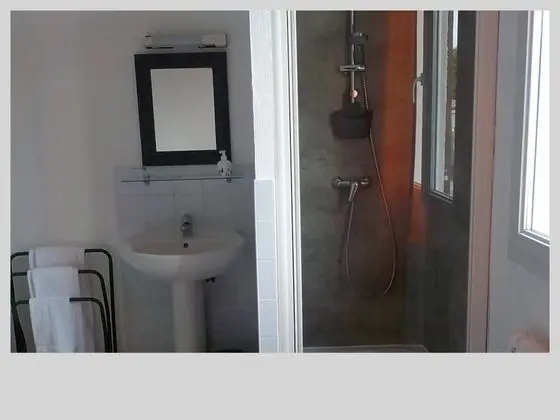 Tek Büyük Yataklı Oda, Ortak Banyo