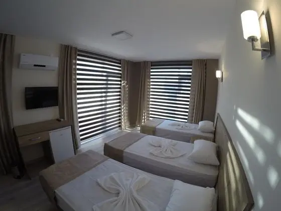 Triple, Bahçe Manzaralı