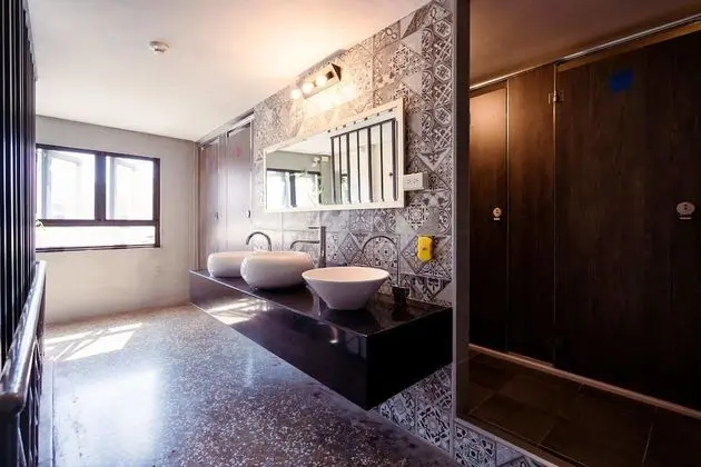 Standard Ortak Ranzalı Oda, Karma Ranzalı Oda, Ortak Banyo (12 People)