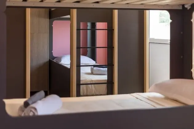 Ortak Ranzalı Oda, Sadece kadınlar için