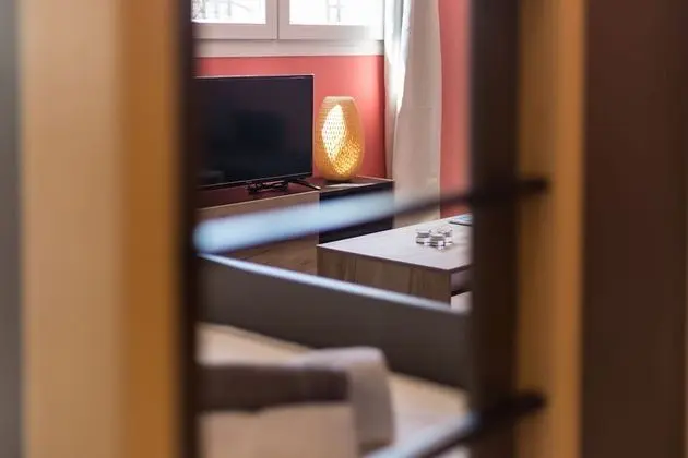 Ortak Ranzalı Oda, Sadece kadınlar için