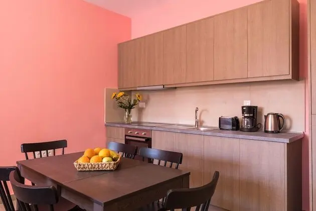 Ortak Ranzalı Oda, Sadece kadınlar için