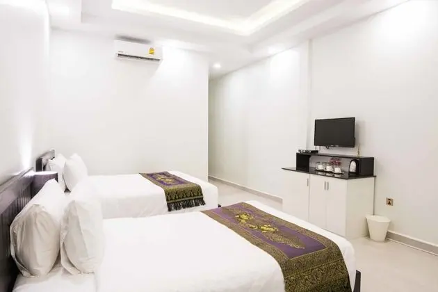 Deluxe Family Room with Bathtub