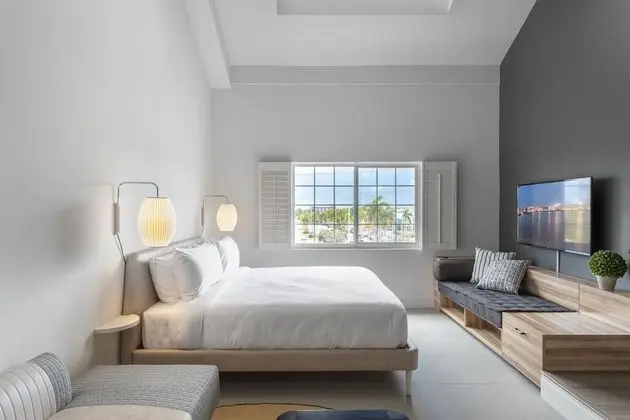 Basic Çatı Katı (Loft), 1 En Büyük (King) Boy Yatak ve Çekyat