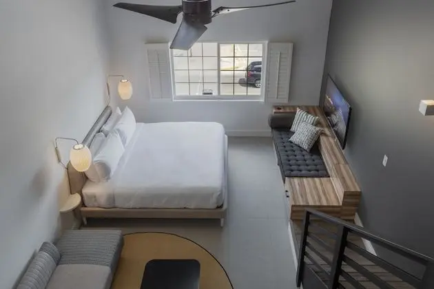 Basic Çatı Katı (Loft), 1 En Büyük (King) Boy Yatak ve Çekyat