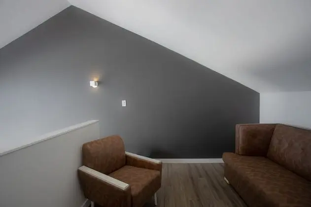 Basic Çatı Katı (Loft), 1 En Büyük (King) Boy Yatak ve Çekyat