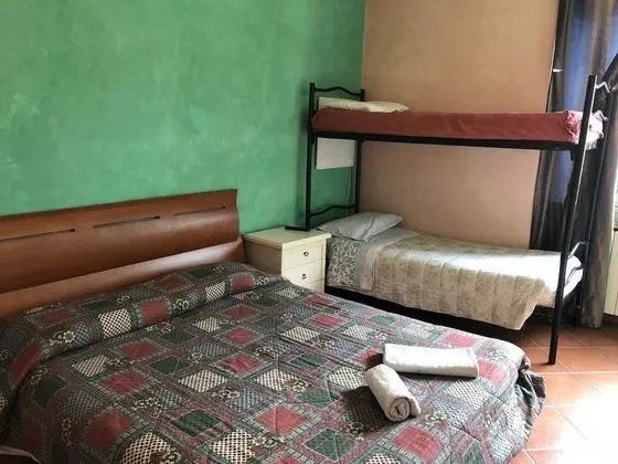 Üç Kişilik Oda