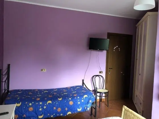 Üç Kişilik Oda
