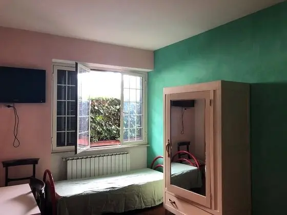 Üç Kişilik Oda