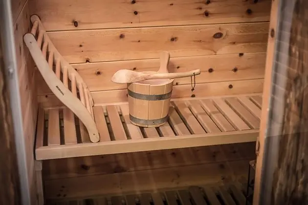 Junior Süit, Sauna (Attic)
