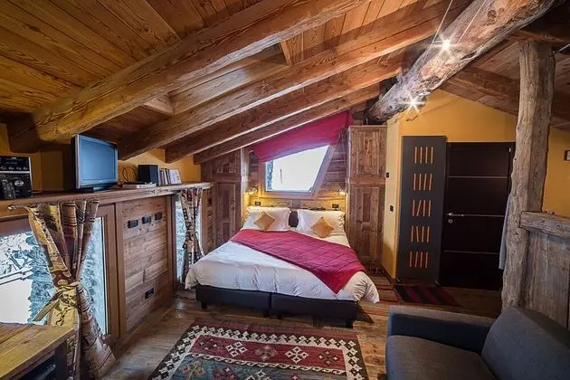 Junior Süit, Sauna (Attic)