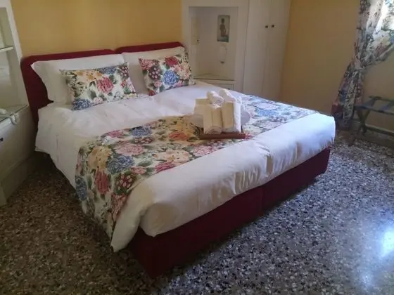 Classic Tek Büyük Yataklı Oda