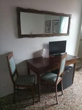 Classic Tek Büyük Yataklı Oda