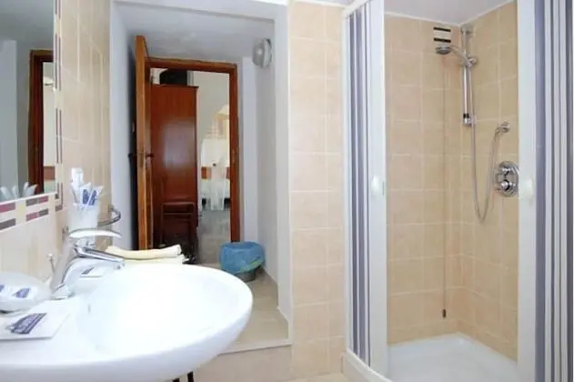 Üç Kişilik Oda, Balkon, Deniz Manzaralı