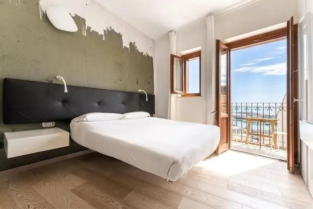 Luxury Tek Büyük Yataklı Oda