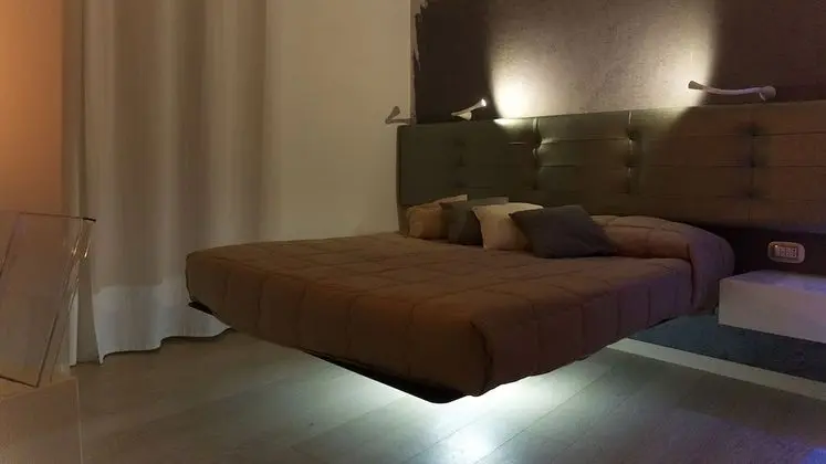 Luxury Tek Büyük Yataklı Oda