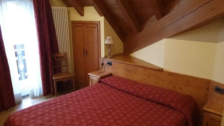 Classic Tek Büyük Yataklı Oda