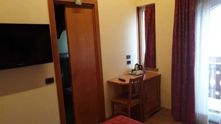 Classic Tek Büyük Yataklı Oda