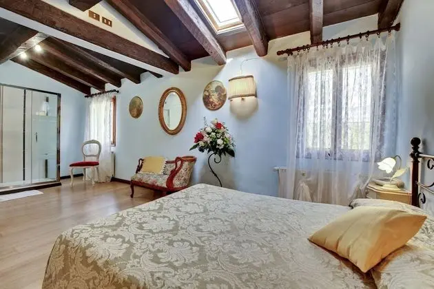 Comfort Tek Büyük Yataklı Oda