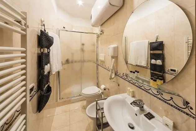 Classic Tek Büyük Yataklı Oda