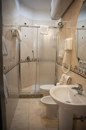 Classic Tek Büyük Yataklı Oda