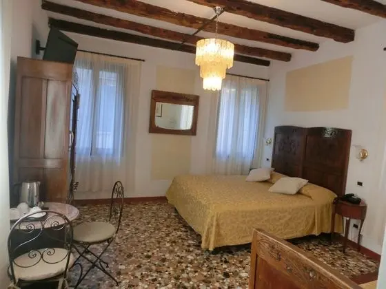 Classic Üç Kişilik Oda