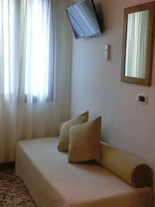 Classic Üç Kişilik Oda