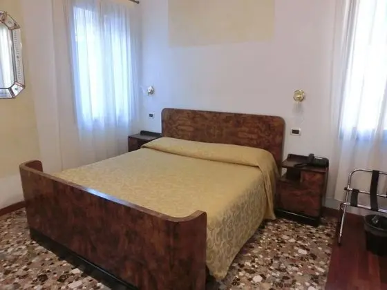 Classic Üç Kişilik Oda