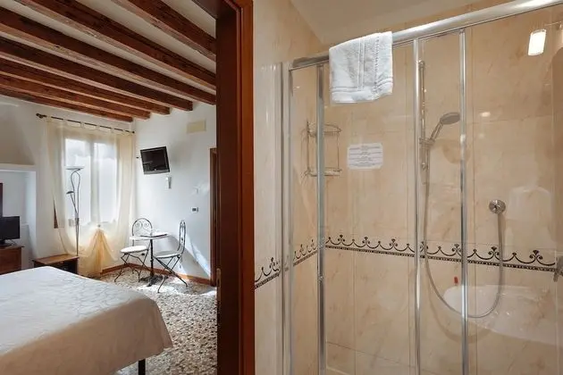 Classic Üç Kişilik Oda