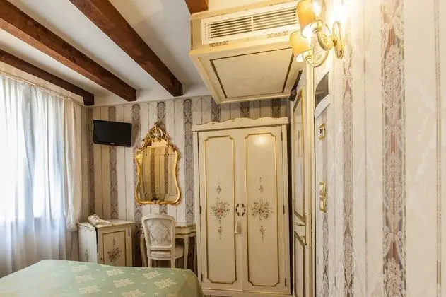 Basic Tek Büyük Yataklı Oda (Small)