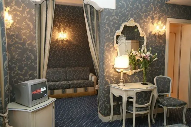 Junior Dört Kişilik Oda, Sigara İçilmez