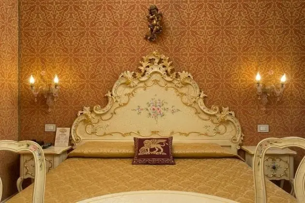 Economy Tek Büyük Yataklı Oda