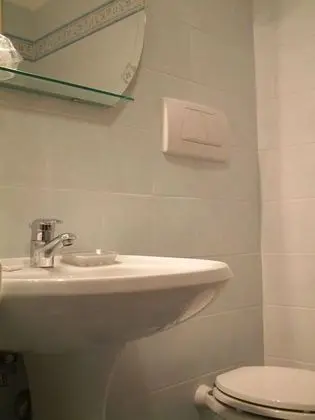 Economy Tek Büyük Yataklı Oda