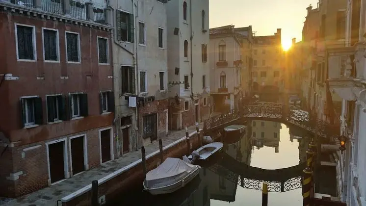 Junior Süit, Kanal Manzaralı